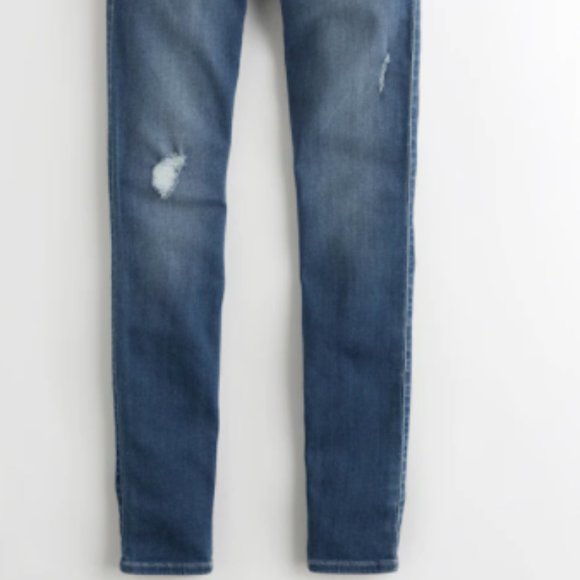 Hollister Jean - Picture 2 of 2